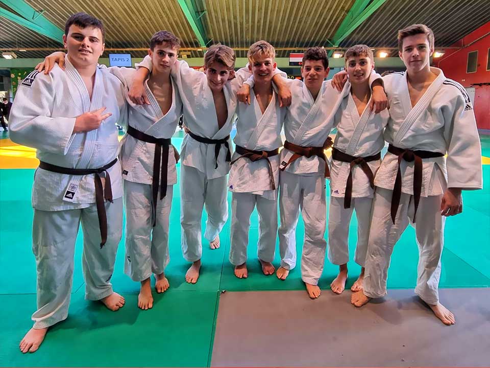 activité de judo avec l'amicale laïque l'espérance
